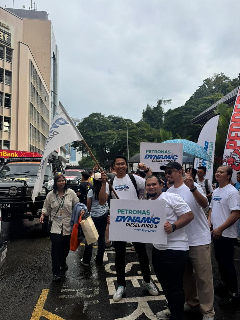 The PETRONAS team adding excitement to the Borneo Safari 2025 flag-off