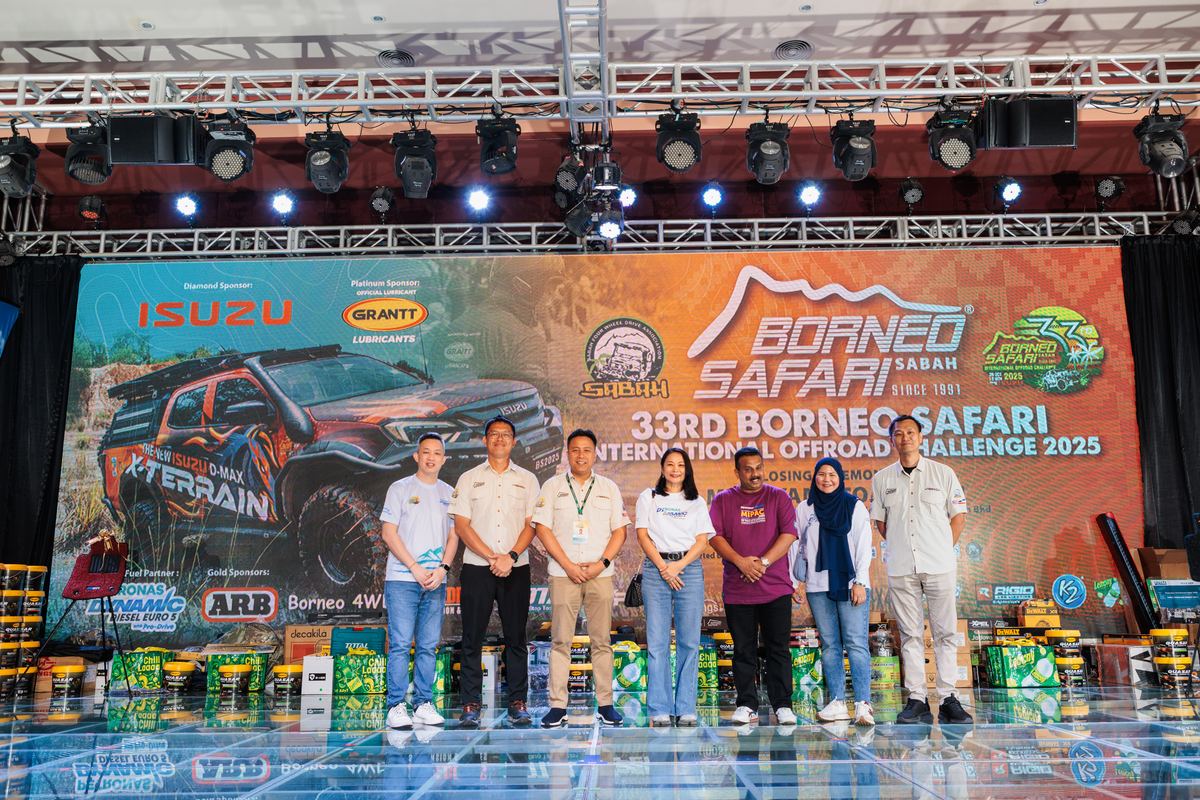 Pasukan PETRONAS Dynamic Diesel bersama para peserta di Kota Kinabalu